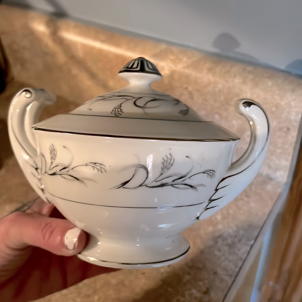 Harmony house sugar bowl/ fine china